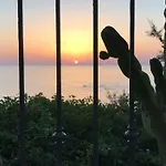Дом отдыха Sunset View Pizzolungo
